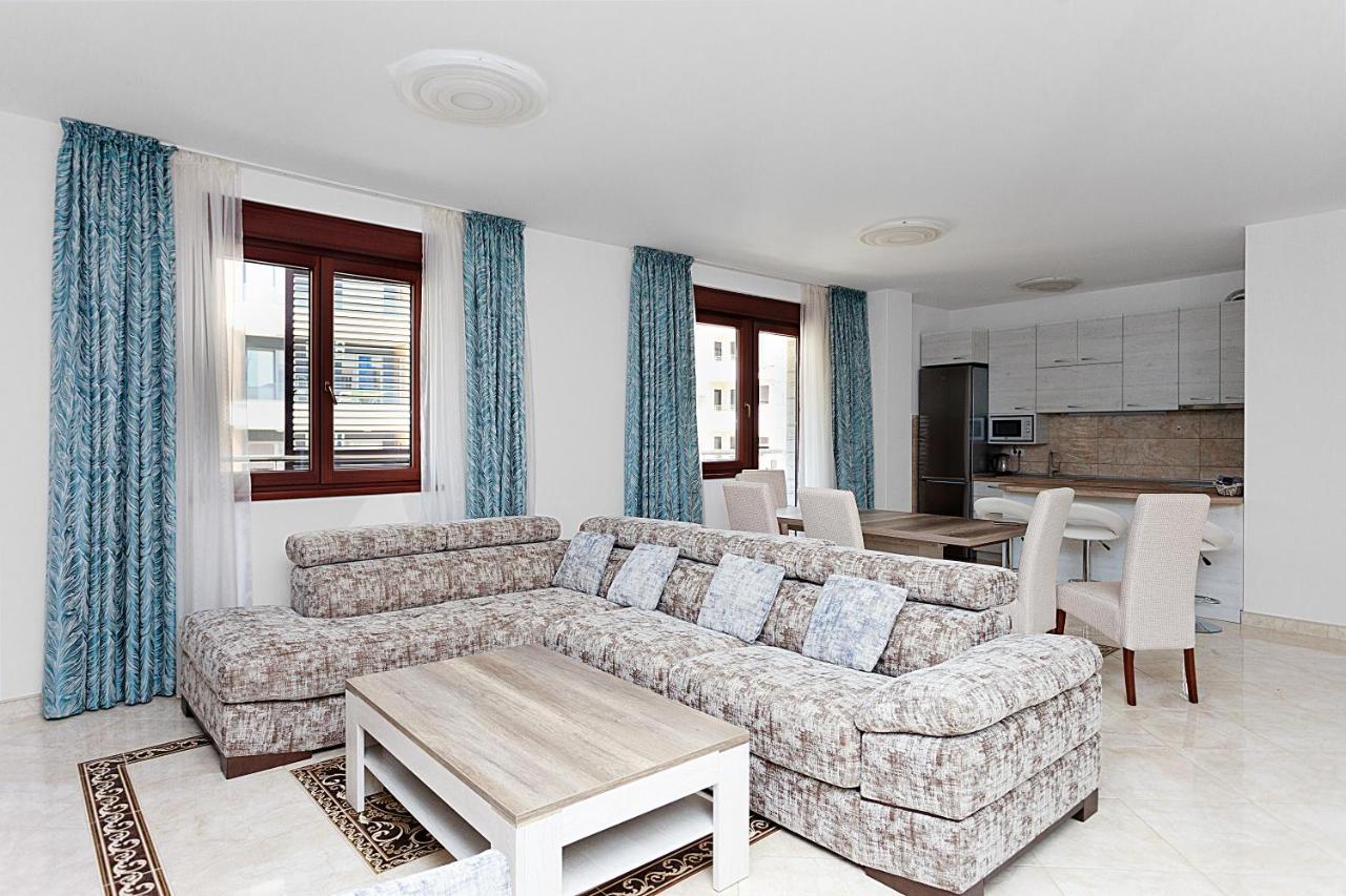 Three Bedroom Spacious Apartment Anatolia Будва Экстерьер фото